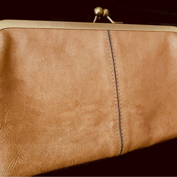 Patricia Nash Gold Embroidered Floral Kiss-Lock Clutch - Picture 4 of 11